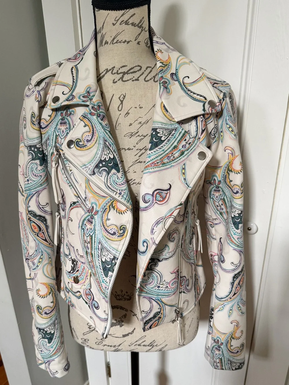 EUC Robert Graham Monroe Paisley Print Motorcycle Jacket. Women's Size: XS.